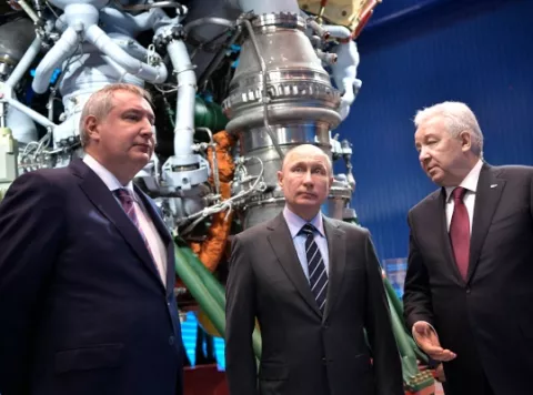 Putin admite rezago de Rusia en la carrera espacial y exige recuperar le hegemonía