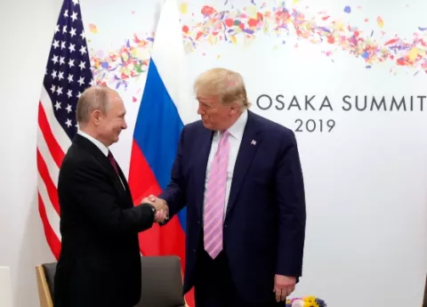Trump le advierte a Putin que no intervenga en los comicios de EE.UU.