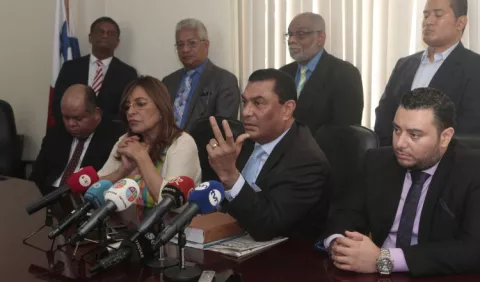 Querellantes presentarán dos recursos contra decisión de tribunal de juicio en caso de Ricardo Martinelli