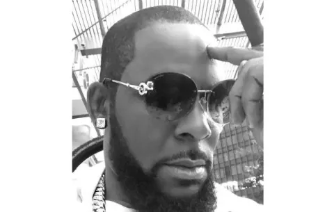 Celine Dion elimina canción con el rapero R. Kelly