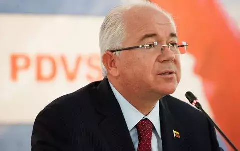 Gobierno venezolano denuncia presunto plan para atacar suministro de gasolina