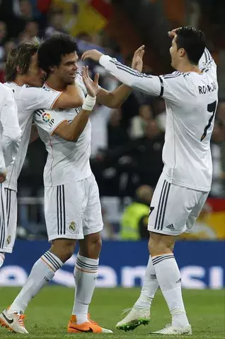 Real Madrid y Barcelona acarician la final de Copa luego de sus últimas victorias