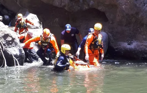 Recuperan cuerpo de bañista ahogado en el río Caldera en el distrito de Boquete 
