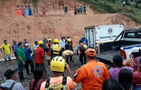 Recuperan cadáver de mujer arrastrada por una cabeza de agua en comarca