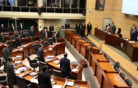 Debate sobre reformas a la Constitución podría iniciar la próxima semana