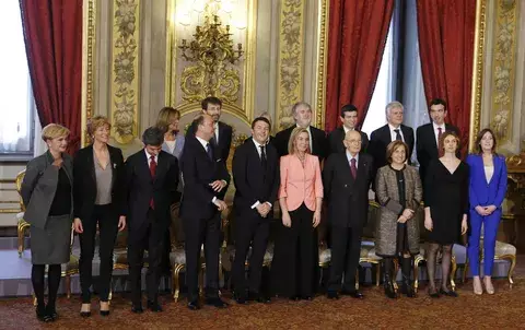 Renzi y sus ministros juran el cargo ante Giorgio Napolitano