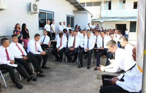Reclusos se gradúan de primaria y premedia en La Chorrera