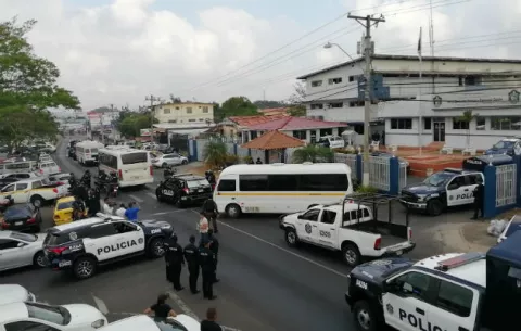 Concluye traslado de reos de la cárcel de La Chorrera, decomisan armas y celulares 