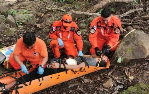 Rescatan excursionista panameño en la Meseta de Chorcha