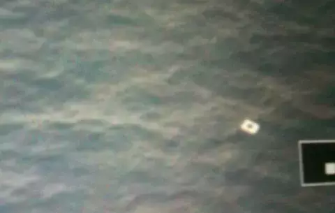 Malasia: hallan posible portezuela de avión desaparecido 