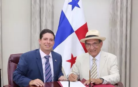 Exministro de Trabajo, Reynaldo Rivera,  asume como embajador de Panamá en Cuba