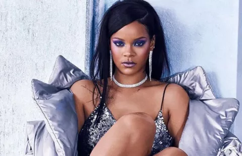 Rihanna recuerda a una de sus seguidoras