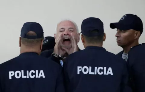 Expresidente Ricardo Martinelli pide disculpas en Twitter por errores cometidos durante su mandato