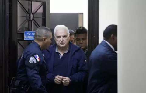 Ricardo Martinelli vuelve a sufrir problemas de presión dentro de El Renacer