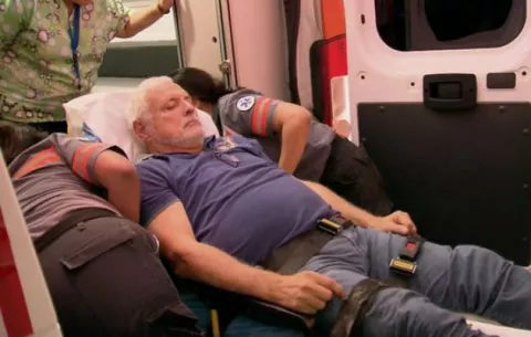 Quieren obligar al expresidente Ricardo Martinelli a hacerse exámenes médicos en el Santo Tomás