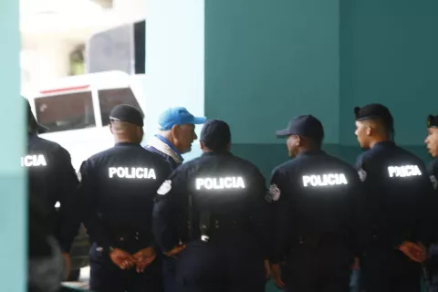 Juicio a Ricardo Martinelli se suspende por daños en aire acondicionado en la sala; se reanudará este lunes 