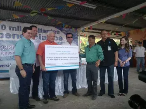 Entregan orden de proceder para mejorar servicio de agua en Chivo Chivo