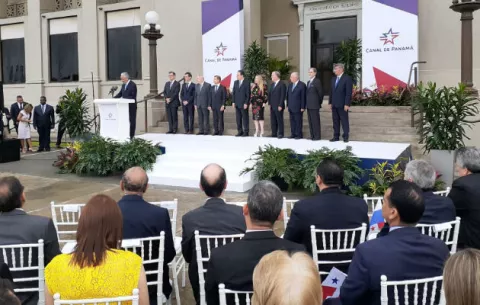 Ricaurte Vásquez toma las riendas del Canal de Panamá con una industria cambiante