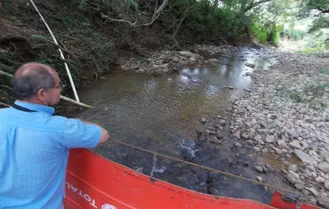 Bajan niveles de agua en río La Villa de Los Santos
