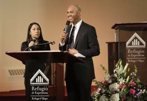 Mariano Rivera rescata... iglesia en Nueva York 