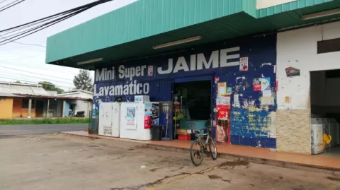 Policía jubilado  balea a un asaltante en un minisúper de Barrio Colón en  La Chorrera