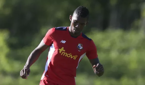 Panameño Roderick Miller deja el fútbol de Portugal para jugar en Kazajistán