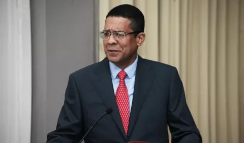 Piden investigar contrato dado a Rogelio Saltarín
