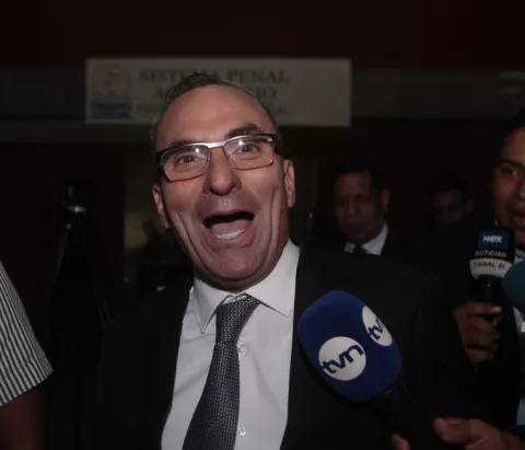  Policías señalan a Rolando López como armador de caso pinchazos