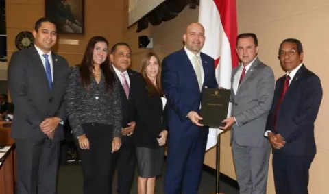 Rolando Mirones presenta al Pleno proyecto que crea el Sistema Nacional de Emergencias 911
