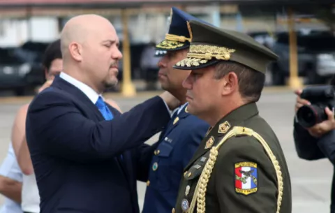 Solicitan la dimisión de Rolando Mirones como ministro de Seguridad