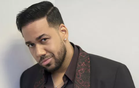 Romeo Santos presenta a sus dos nuevos bebés 