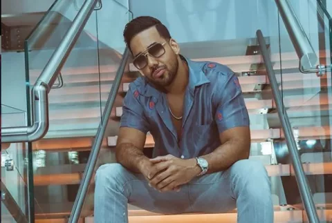 Romeo Santos sorprendido con una niña que interpretó uno de sus temas