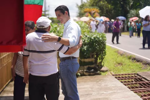 "Las estadísticas del gobierno no coinciden con la realidad de la gente" Rómulo Roux en Atalaya.