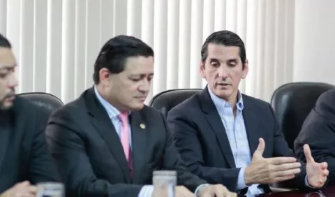 Cambios en justicia promete Rómulo Roux