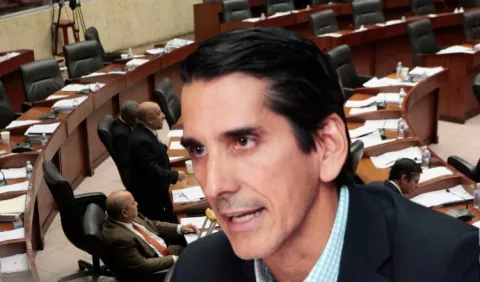 Rómulo Roux: Sesiones extraordinarias no convienen    