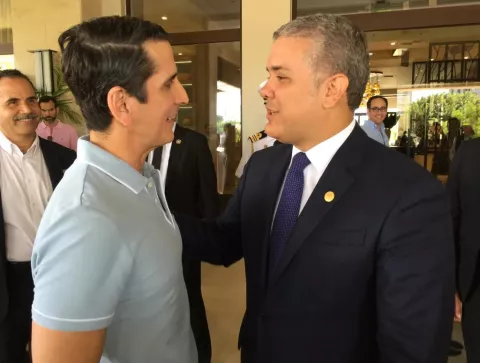 Rómulo Roux y el presidente Iván Duque comparten mensaje del papa Francisco