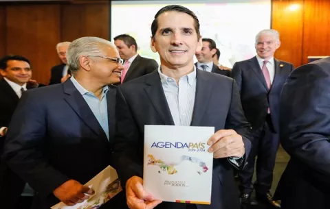 Compañero de fórmula de Rómulo Roux se revelará el domingo