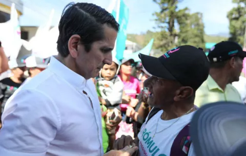 Rómulo Roux: aquí la gente la está pasando mal