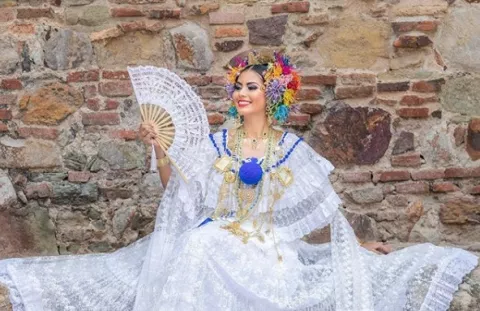 Rosa Iveth Montezuma se empollera para celebrar los 500 años de la ciudad de Panamá
