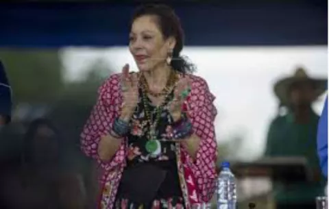 Mujer de Daniel Ortega tilda de comejenes, hongos y hasta bacterias a los opositores