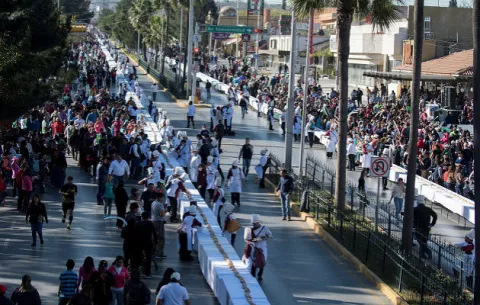 México logra el récord Guinness a la rosca de reyes de más de dos kilómetros