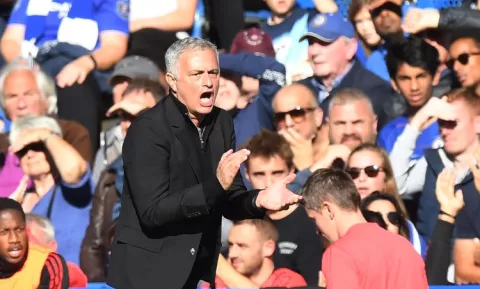 ¡Bochornoso! José Mourinho se encaró con un asistente del Chelsea
