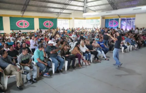 Rómulo Roux presentará anteproyecto para buscar solución al desabastecimiento de medicamentos