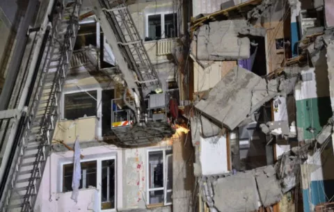 Muertos por derrumbe de edificio en los Urales suben a 38 