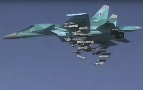 Dos aviones rusos Su-24 chocan durante vuelo rutinario sin causar víctimas