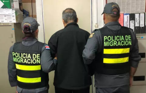 Sacerdote tico acusado de abuso sexual, iba a ingresar a Panamá por Paso Canoas