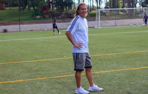 Ex Real Madrid estuvo en las instalaciones del CAI de Panamá
