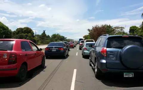 Retén de la DOT provocó tranque en Santiago