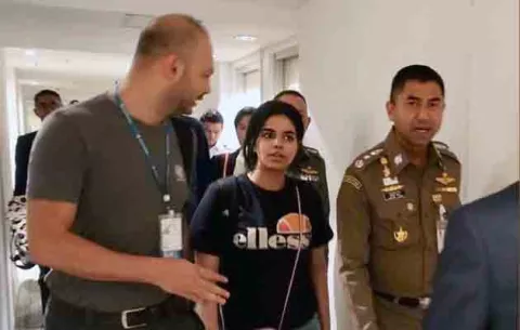 La joven saudí retenida en Bangkok está bajo la protección de ACNUR