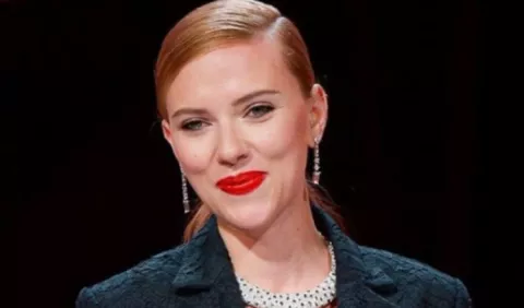 Scarlett Johansson ve a los paparazzis como un peligro 